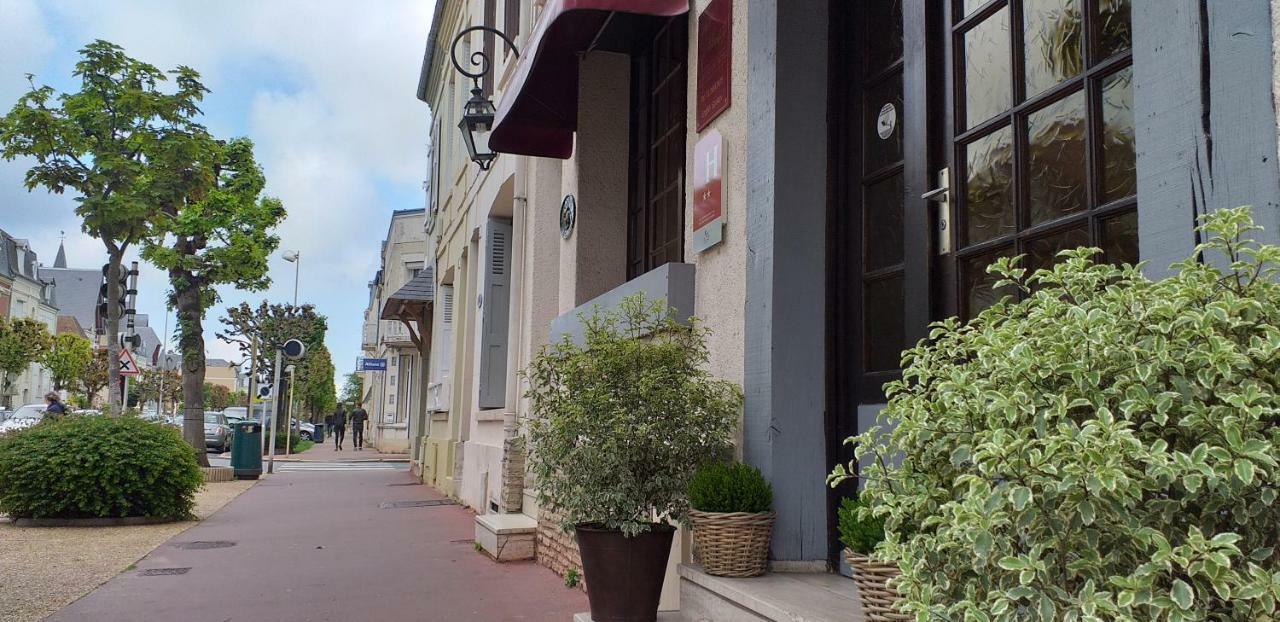 Hotel Le Chantilly Deauville Exterior photo